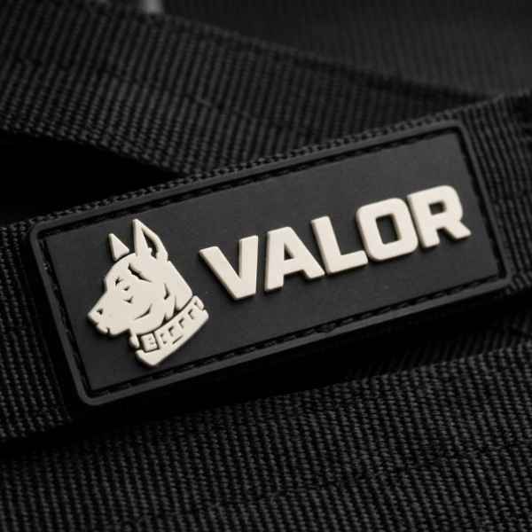 Kévin Vigreux, cas client Valor : gros plan sur le patch logo Valor, fidèle à l'identité de la marque